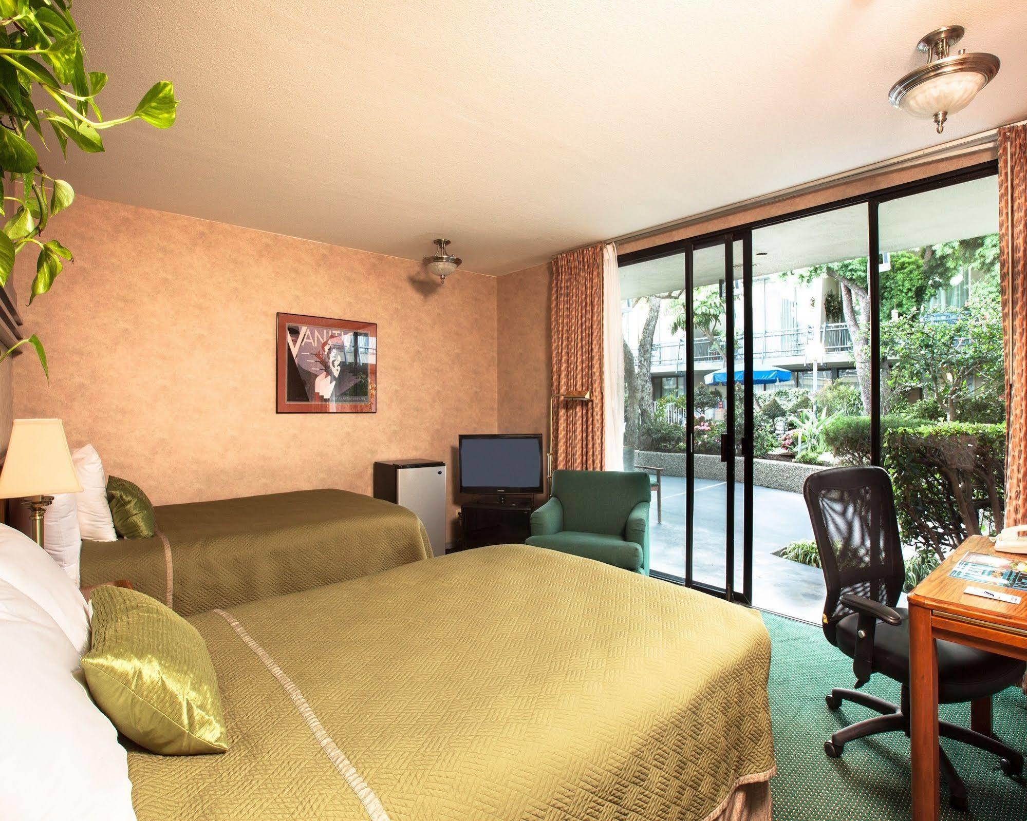 Travelodge Hotel At Lax Los Angeles Exterior photo